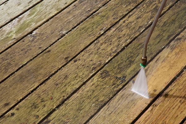 Cost of Deck Mold Removal in Scranton